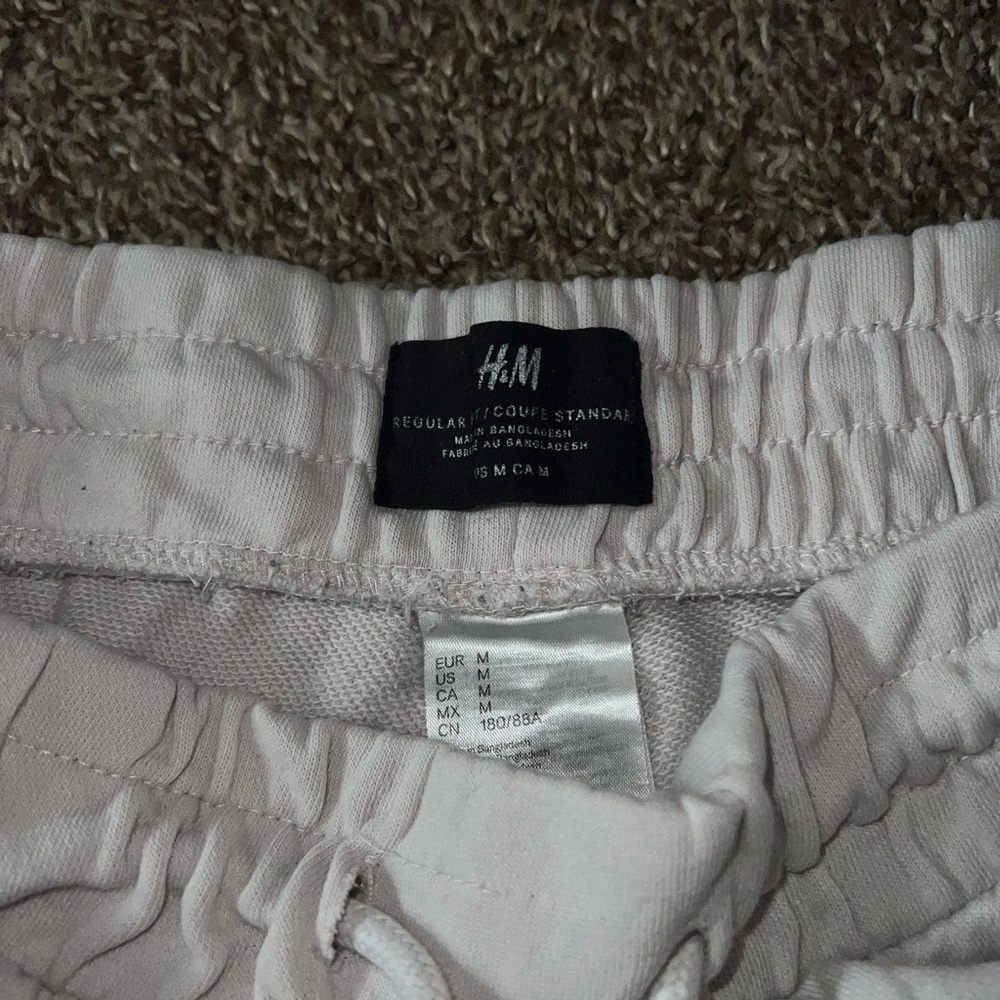 H&M White Cream Shorts - Picture 3 of 3